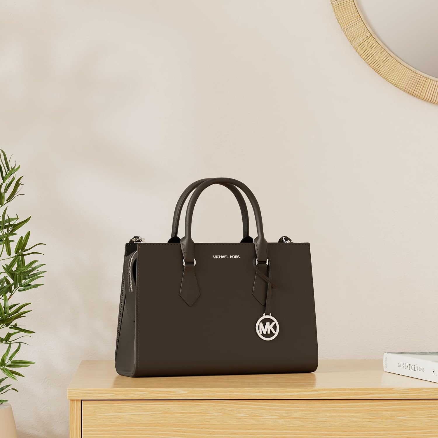 1789500504_Borsa-a-tracolla-media-Sheila-da-donna-di-Michael-Kors.jpg 1789500504 Borsa a tracolla media Sheila da donna di Michael Kors